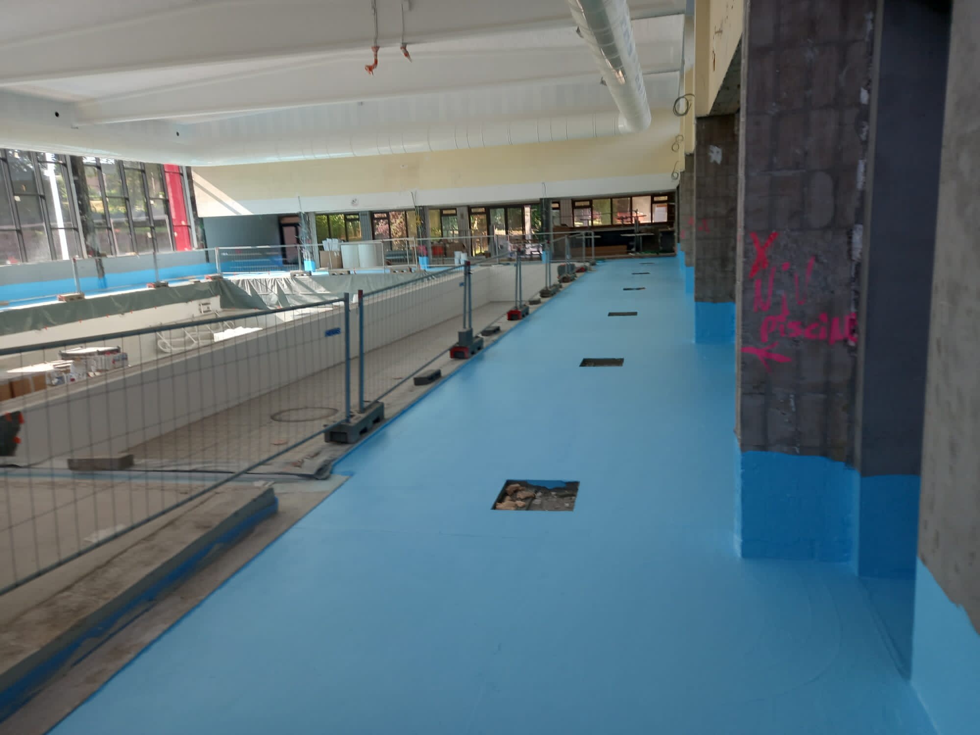 Saniproof als waterdichting rond zwembaden Saniproof als waterdichting rond zwembaden